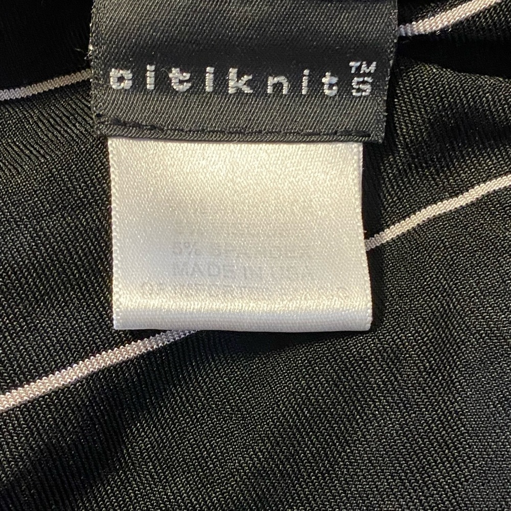 Citiknits top 🖤 - Picture 4 of 4